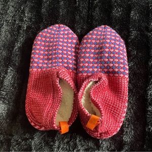 Bombas Women's Gripper Slipper (Sherpa Lined). Size M